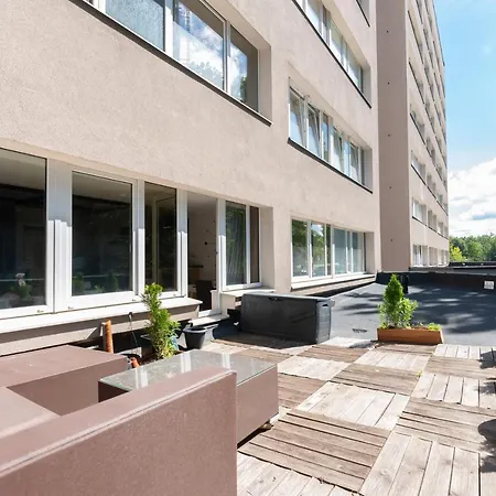 Hilltop - Arter City Centre Apartment